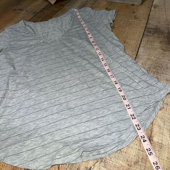 Lululemon love tee striped - Picture 8 of 8